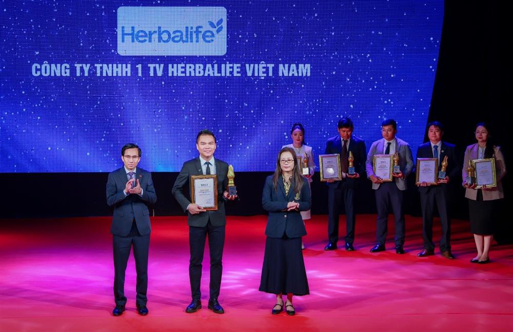 Herbalife Việt Nam được vinh danh là “Doanh nghiệp Văn hóa, uy tín” năm 2025 bởi Liên đoàn Thương mại và Công nghiệp Việt Nam